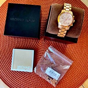 MICHAEL KORS Rose Gold Watch